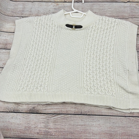 Janie and Jack Other - Janie and Jack Cream Knit Poncho Sz 2T